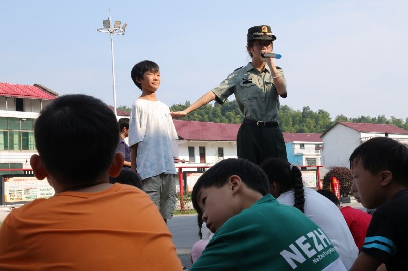 钱能钱包三下乡：童趣课堂练品格，纪律种子植心田